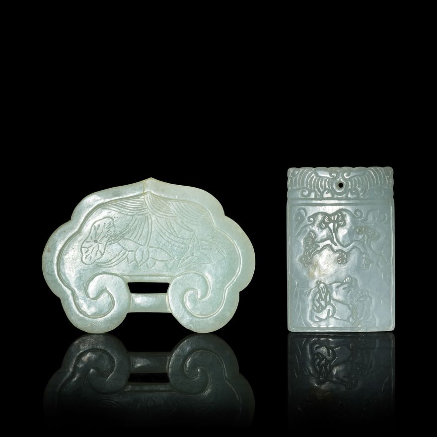 清代或更晚 白玉如意紋方牌及如意鎖佩 Two Chinese carved white jade plaques, Qing dynasty or later