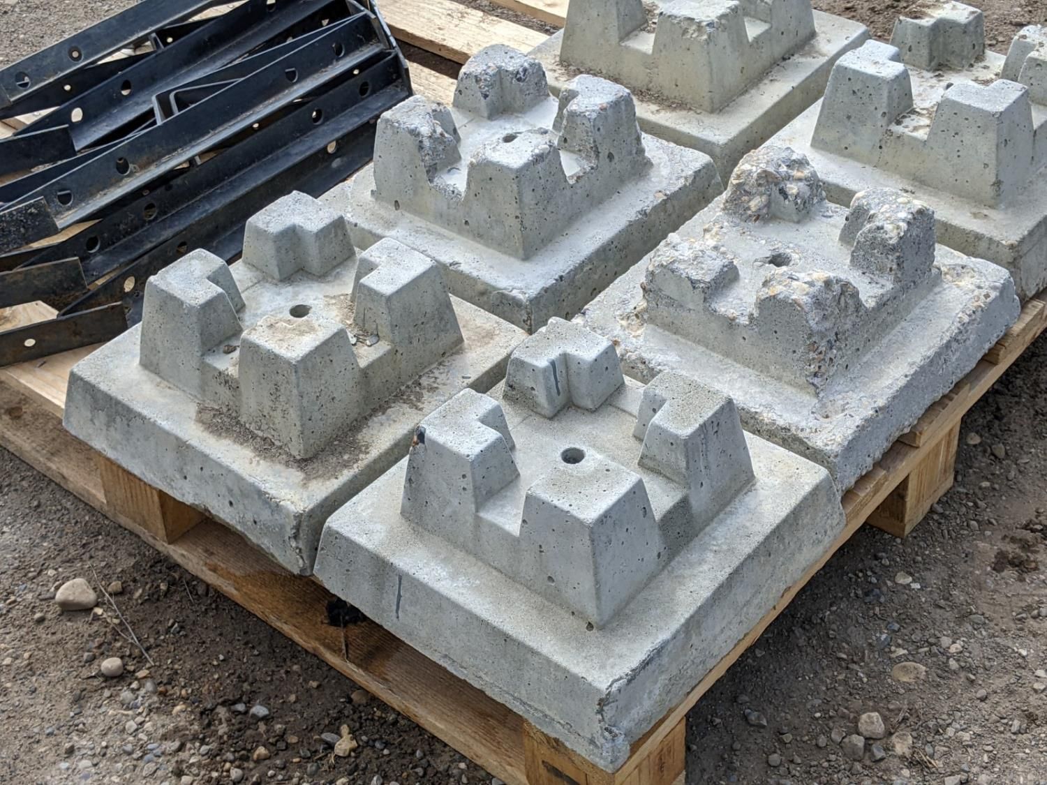 (6) Concrete Blocks (6) 2-Step Risers [24FE37005-013] | Team Auctions