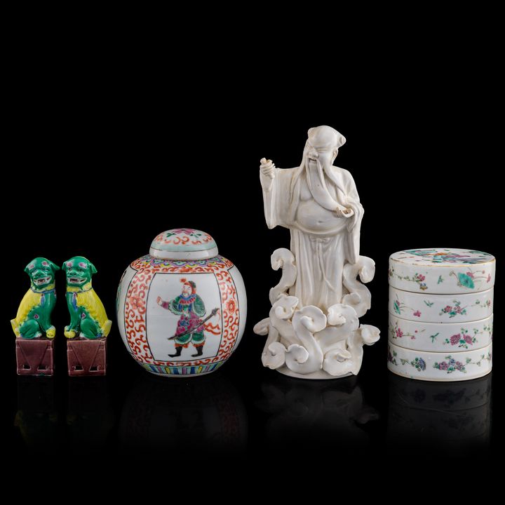 十九世紀晚/二十世紀早 各式瓷器五件 Five assorted Chinese porcelain items, late 19th century/early 20th century