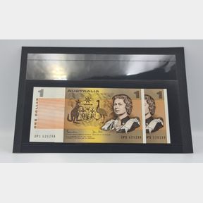 Australia - $1 Banknote - Last Prefix - Consecutive Pair