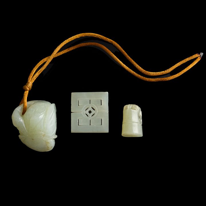 明代/清代 各式白玉雕佩墜三件 Three assorted Chinese carved white jade pendants, Ming dynasty/Qing dynasty