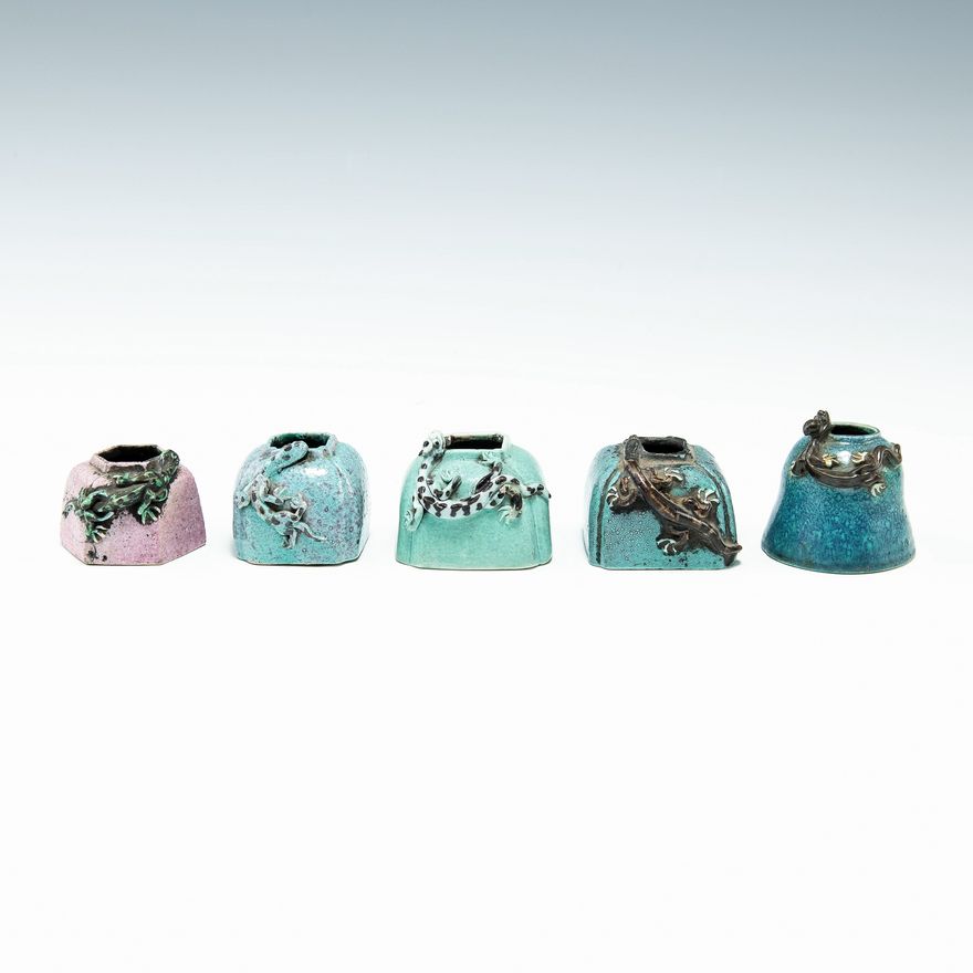 十九世紀   各式瓷器水盂五件 Five Chinese porcelain water coupes, 19th century