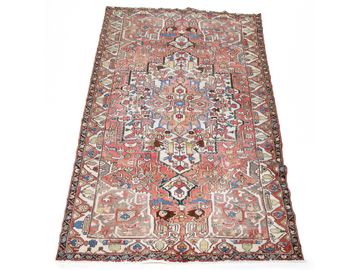 5'3" X 10'7" Bakhtiari Rug