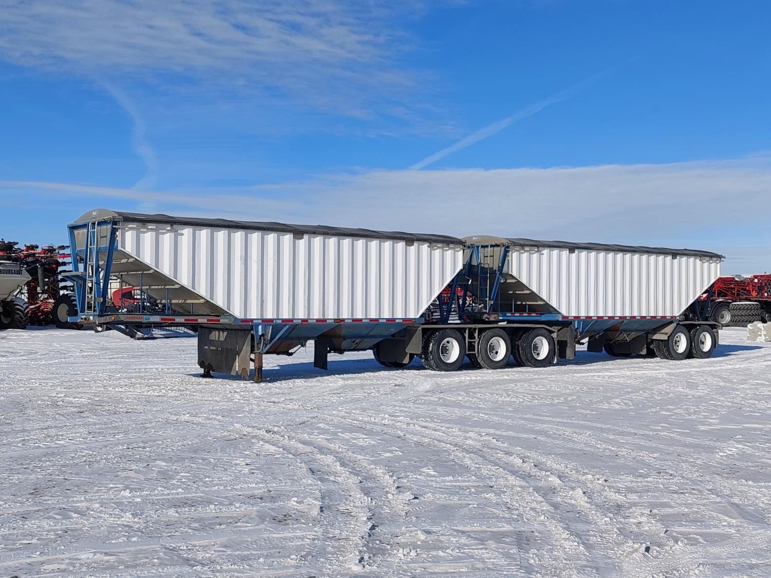 2010 Doepker Super B Grain Trailers [25CA02006-004] | Team Auctions