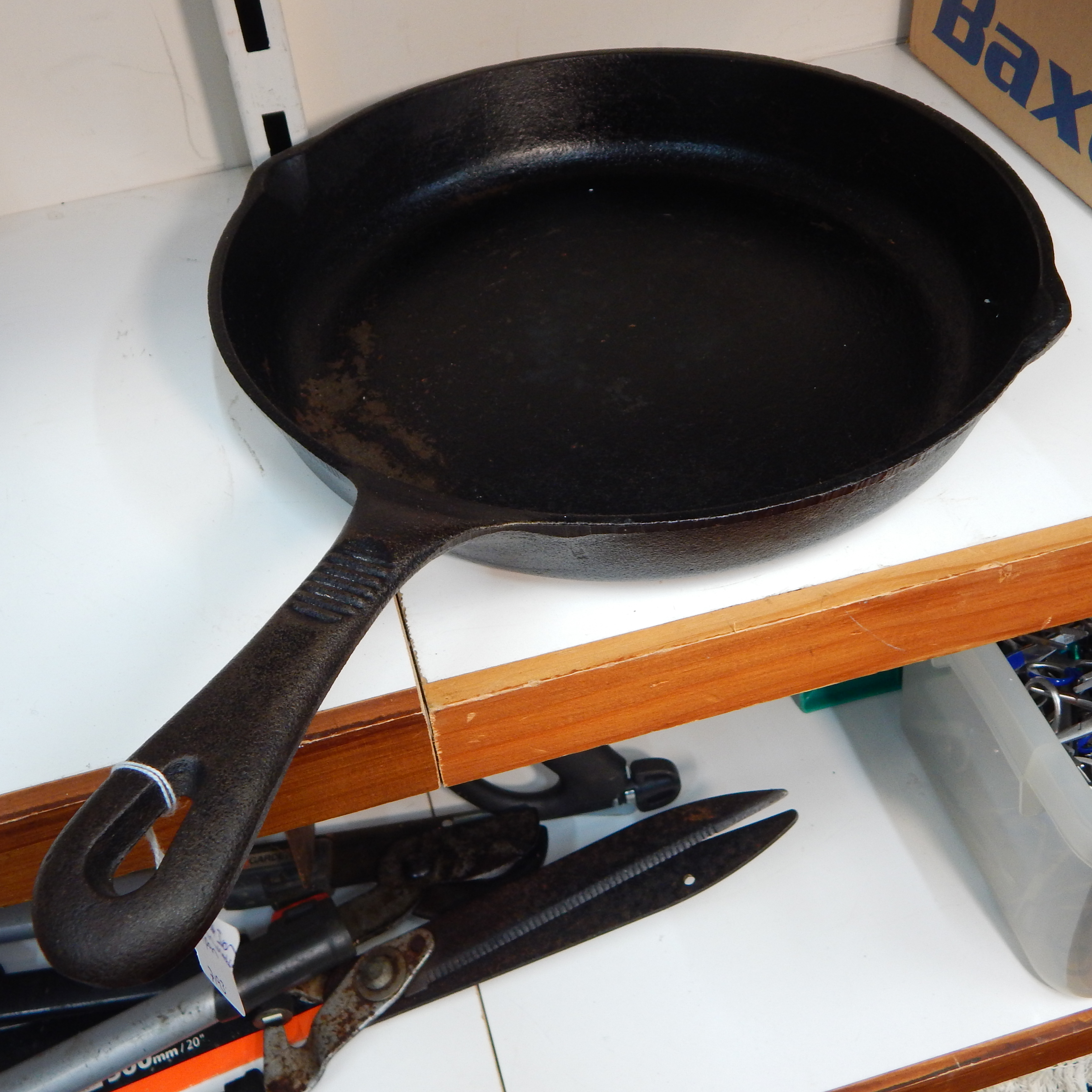 Benjamin Medwin 11 1/2 Cast Iron Fry Pan — sold at auction in New Zealand for $20
