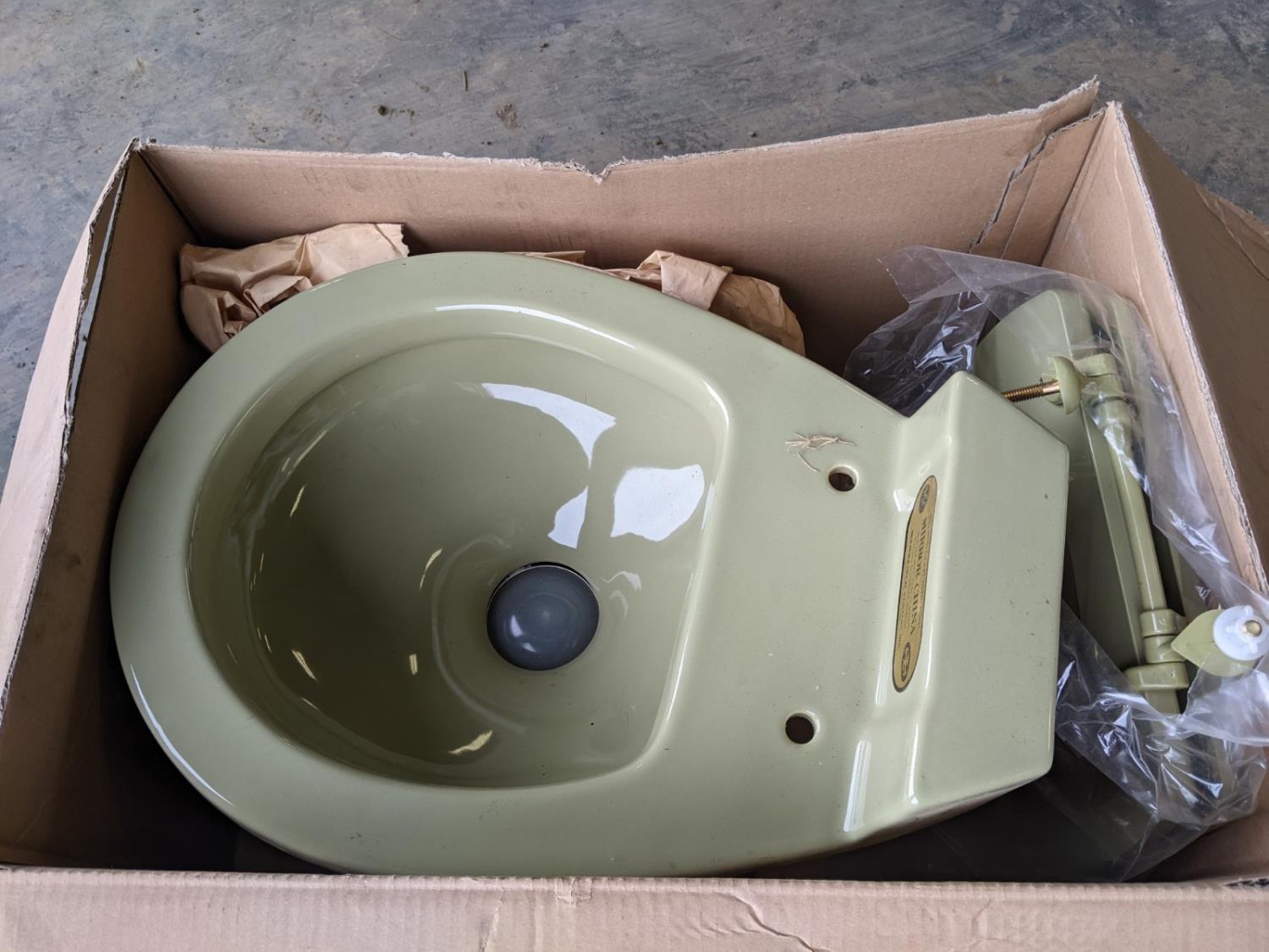 Vintage RV Toilet (Unused) [24DA37008-004] | Team Auctions