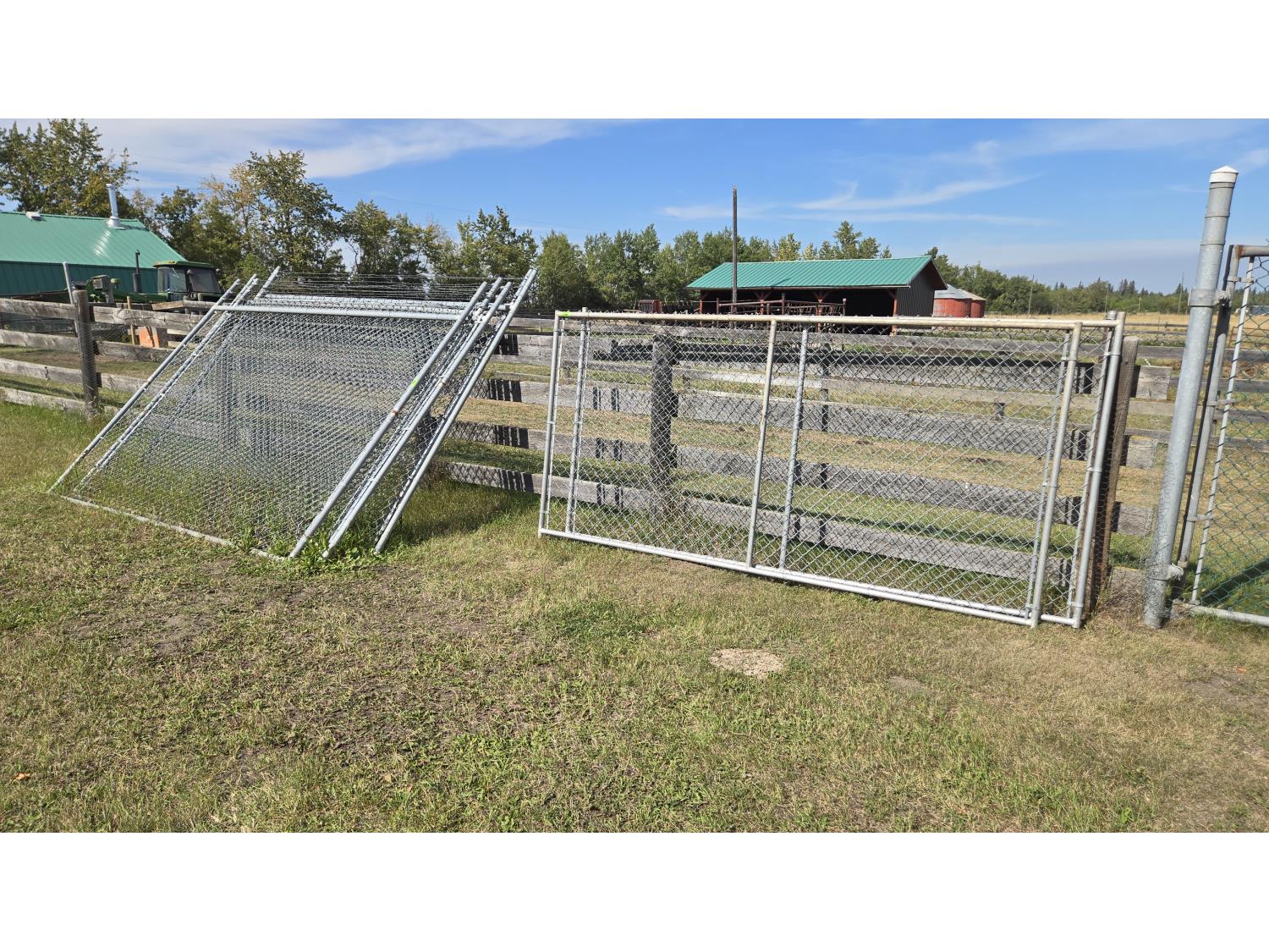 (6) Chain Link Panels [24IM37001-052] | Team Auctions