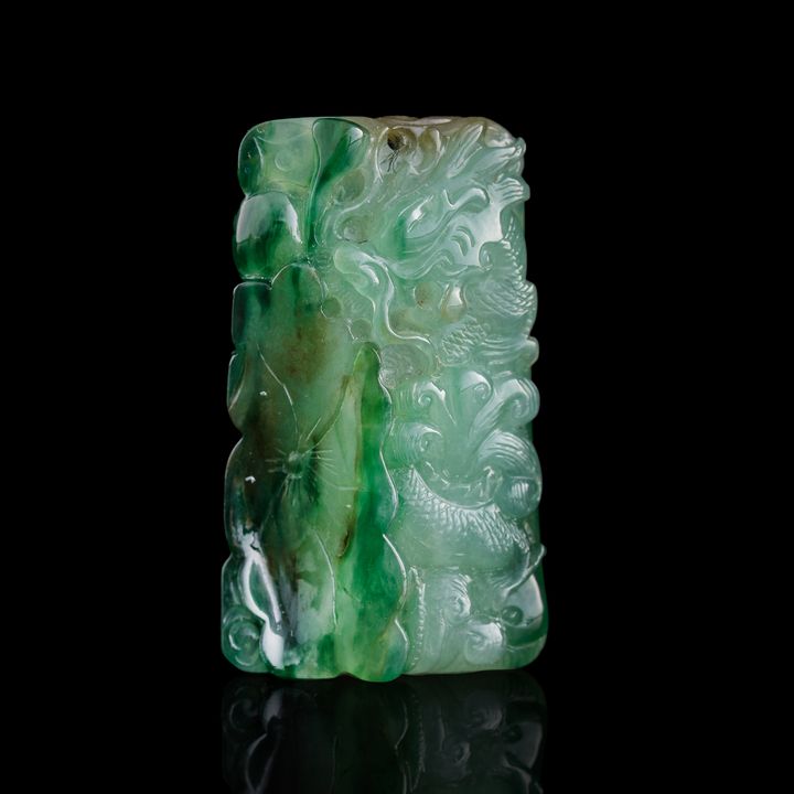 民國 翡翠荷花牌 A Chinese jadeite 'lotus flower' plaque, Republic period