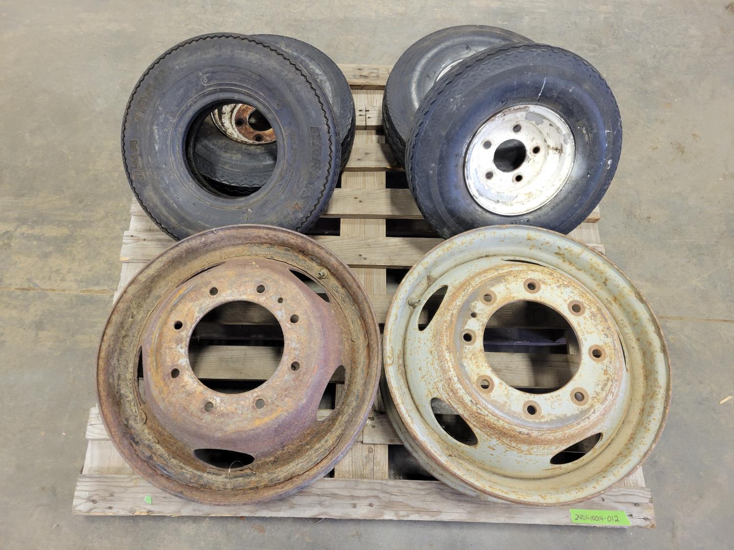 (2) 19.5 Inch 8 Bolt Ford Steel Wheels and (4) 5.70-8 Tires [24DA10014 ...