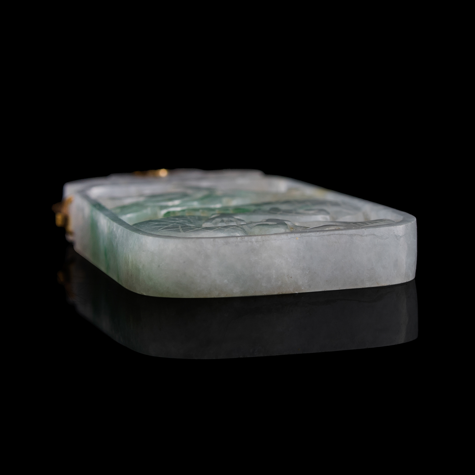民國翡翠龍鳳呈祥牌A Chinese jadeite 'dragon and phoenix