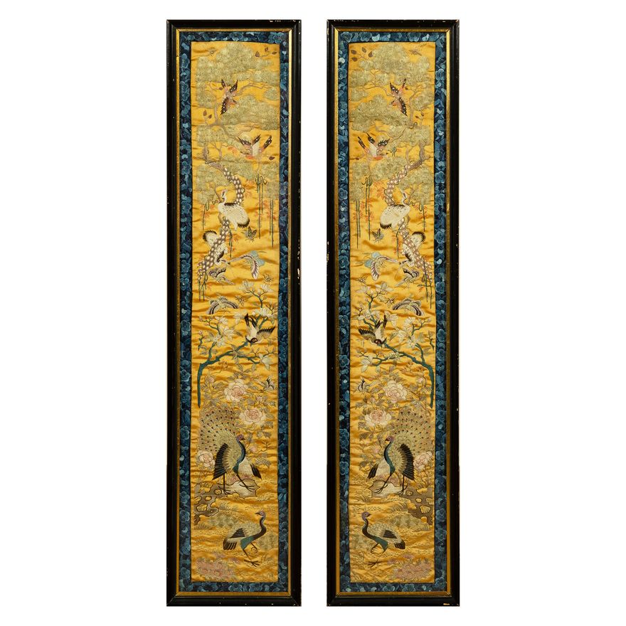 十九世紀   刺繡百鳥圖鏡框一對 A pair of Chinese silk sleeves with 'hundred birds' motif, 19th century