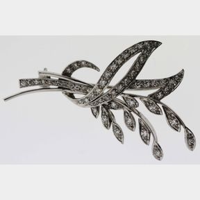 Classic Diamond Brooch in 18ct White Gold