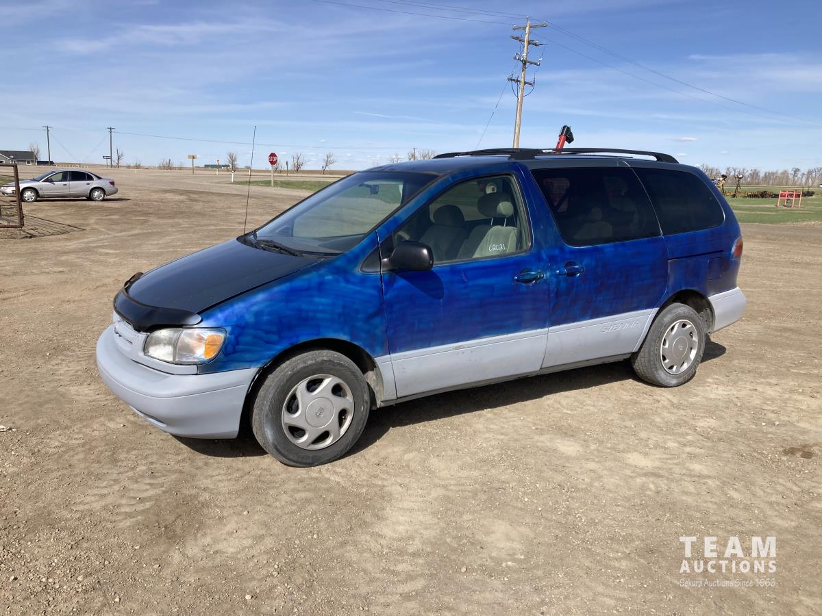 1999 Toyota Sienna FWD Minivan [23EB02021-003] | Team Auctions