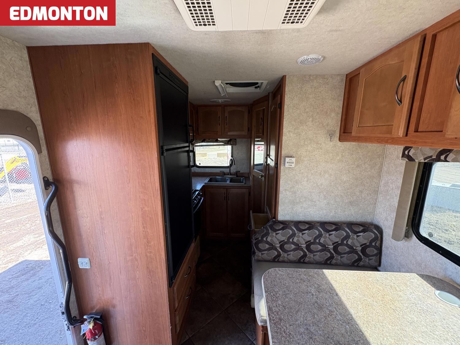 2013 Adventurer 19RK 19 Ft S/A Motorhome [25EB37007-002] | Team Auctions