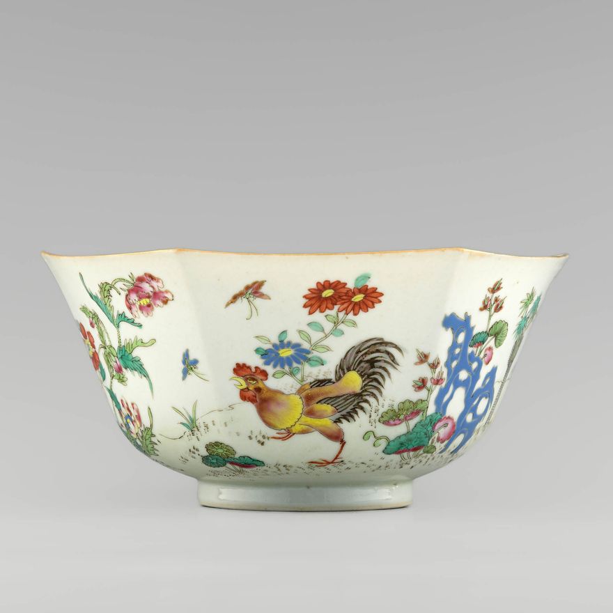 十九世紀 粉彩公雞圖碗 A Chinese famille rose rooster bowl, 19th century