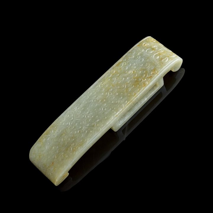 明代或更早 玉雕劍璏 A Chinese carved jade sword slide, Ming dynasty or earlier
