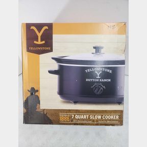 Yellowstone 7 Qt Slow Cooker with Manual Heat Control - Matte Black