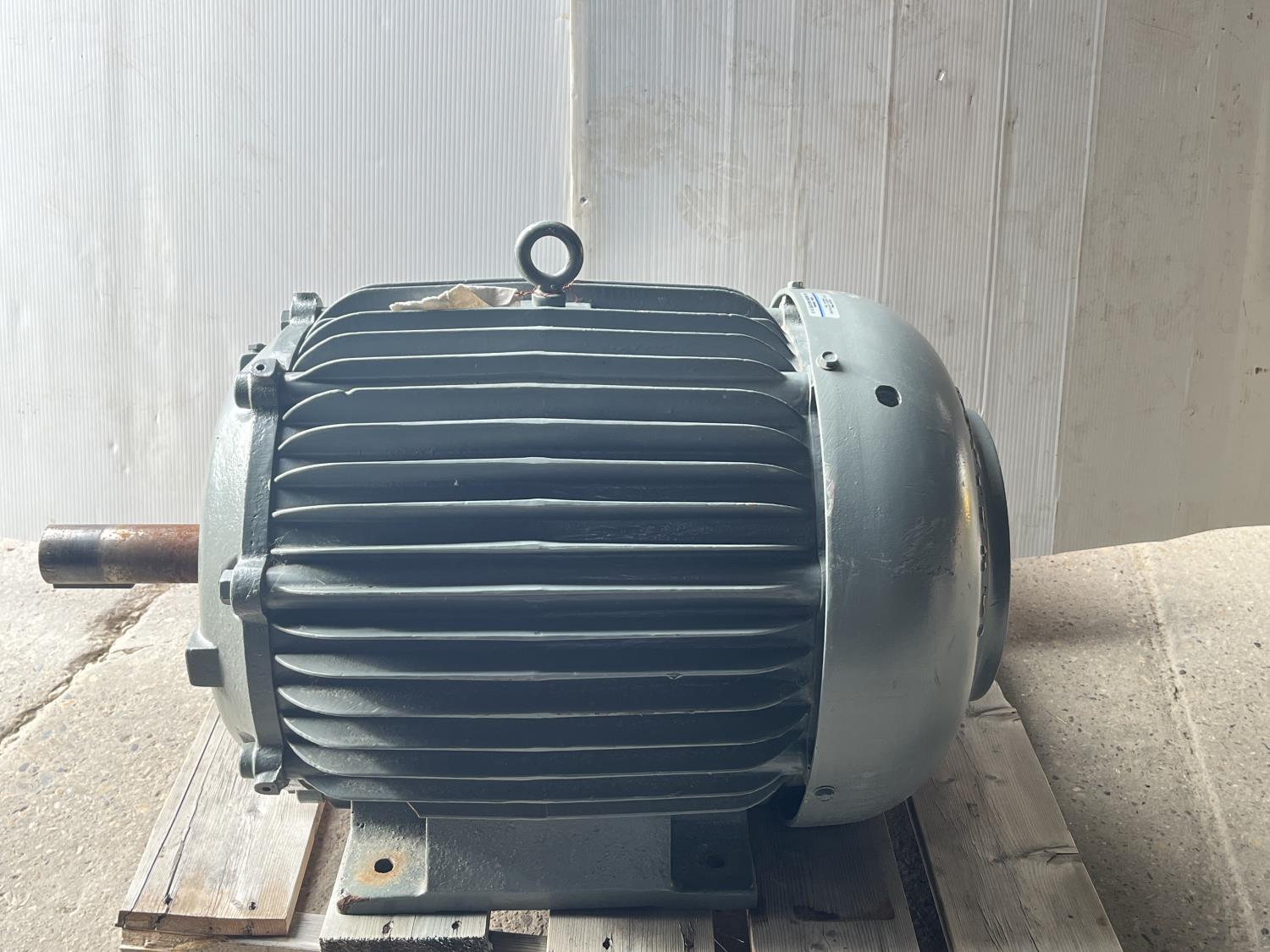 English Electric Motor [24GG37006-001] | Team Auctions