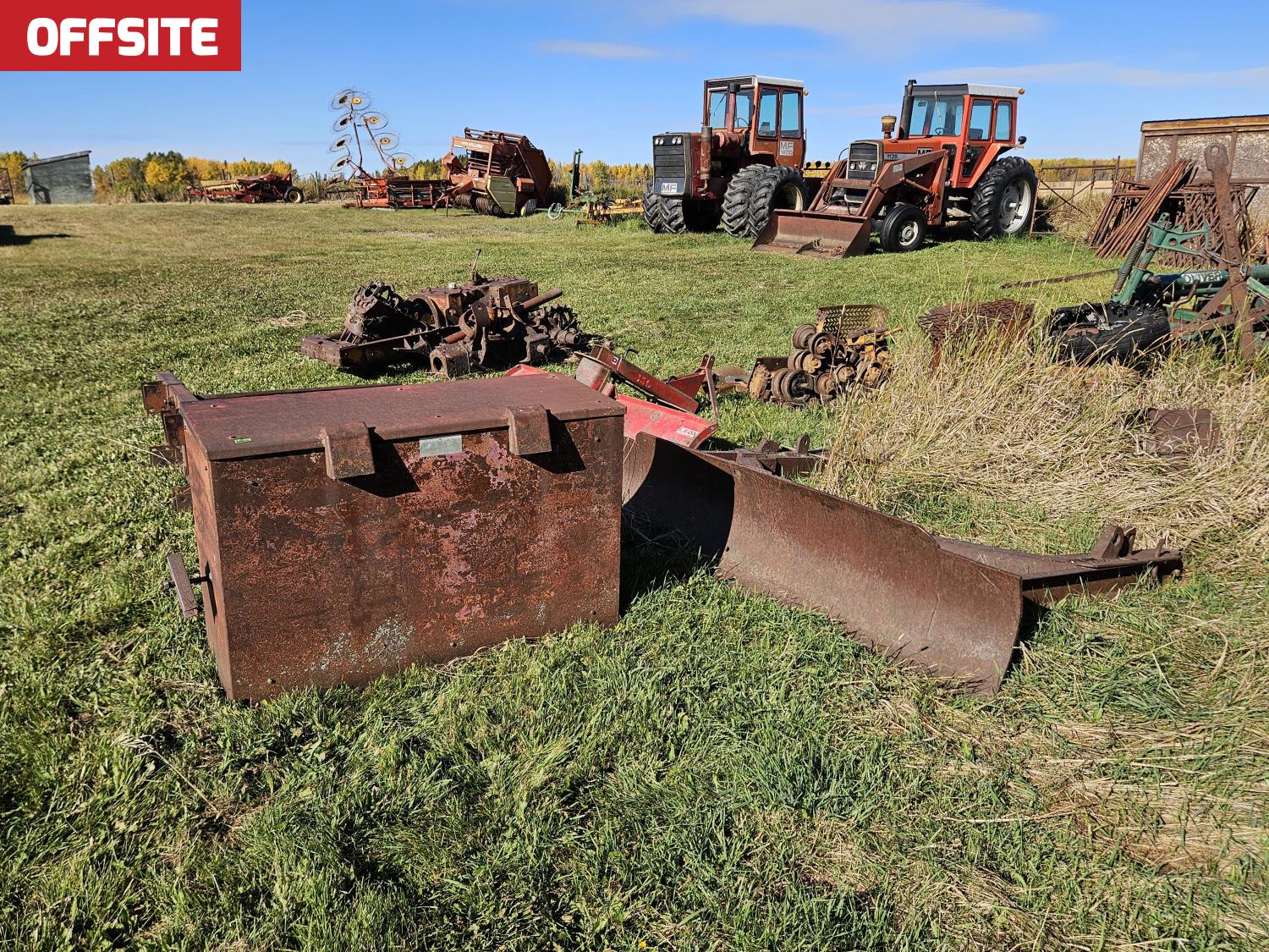 88 Inch Dozer Blade and Steel Tool Box [25JC05001-020] | Team Auctions