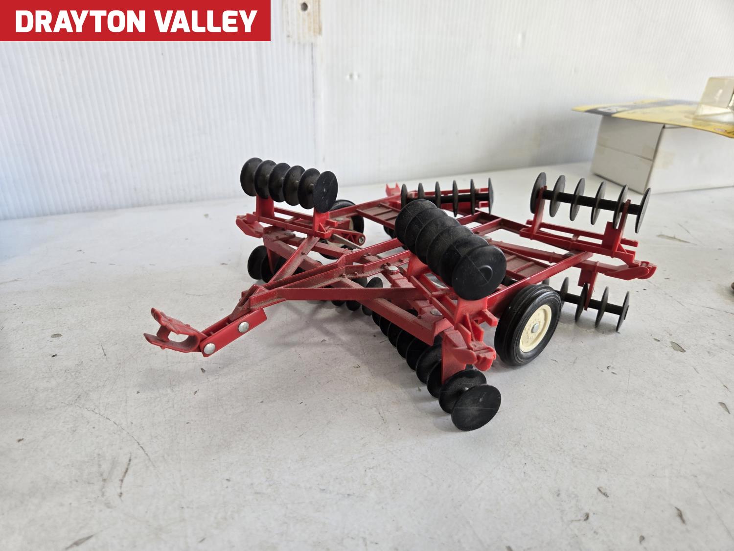 Winged Disc [25IS05001-143] | Team Auctions