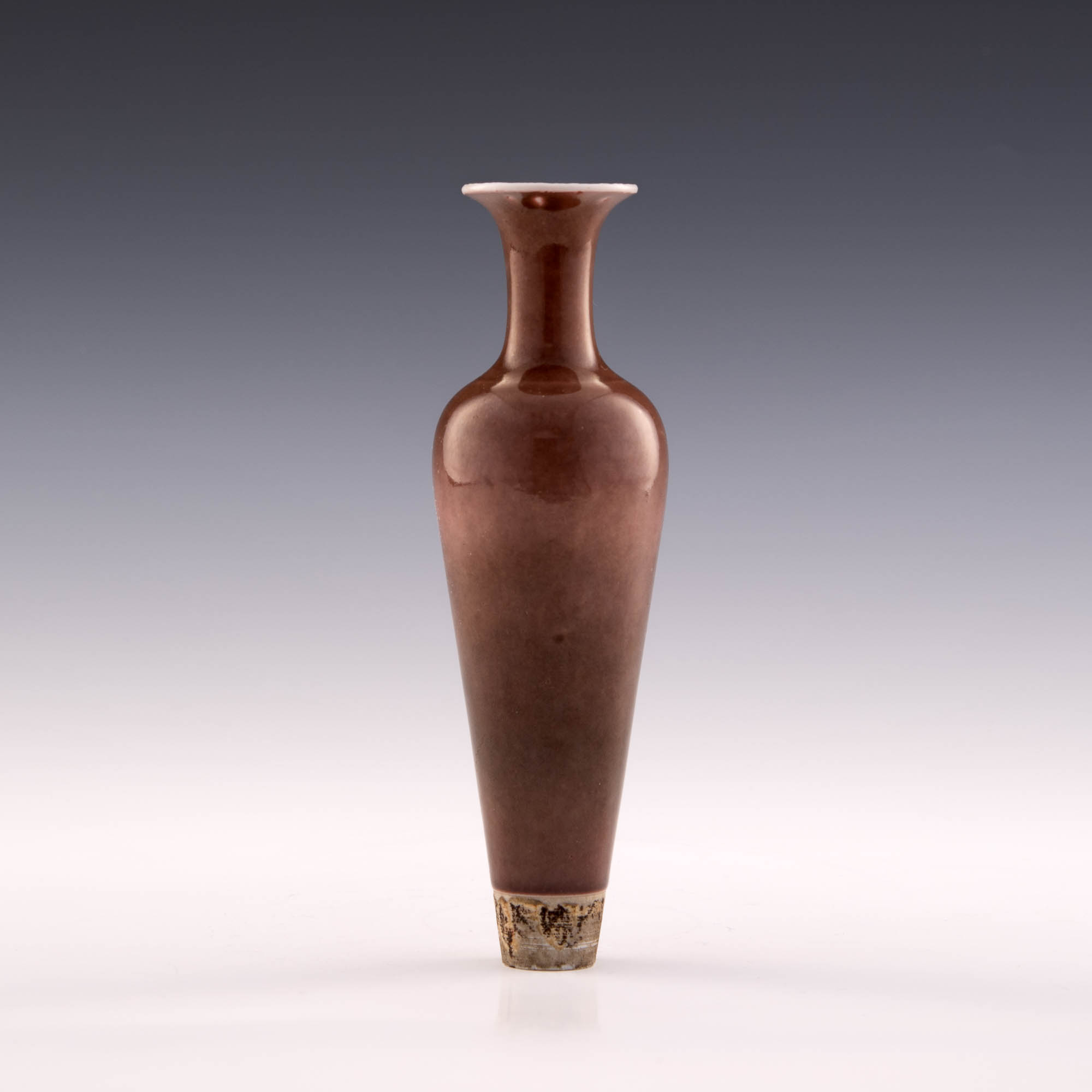 中国　缸豆紅釉　花瓶　V　9815A 十九世紀缸豆紅柳葉瓶A Chinese peachbloom glazed vase, 19th century