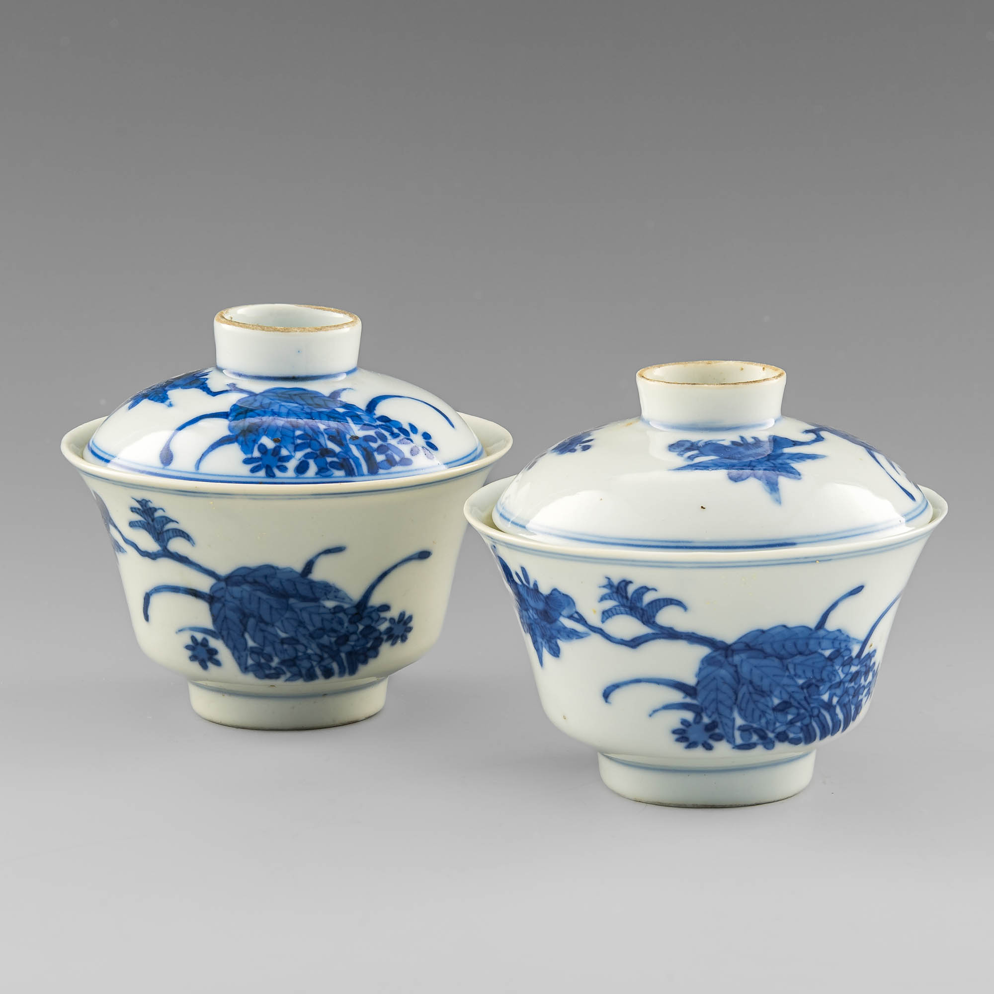 民國青花花卉蓋杯一對A pair of Chinese blue and white covered cups