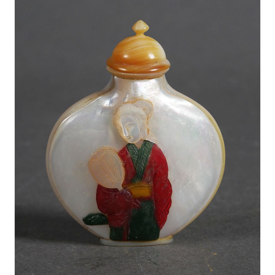 Vintage Mother of Pearl Chinese Snuff Bottle