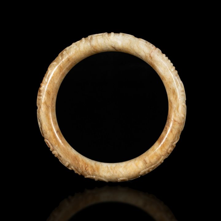明代 玉雕篆紋手鐲 A Chinese jade bangle, Ming dynasty