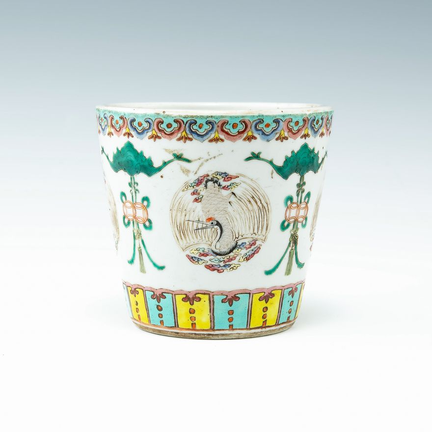 民國   粉彩團鶴花盆 A Chinese famille rose 'crane' planter, Republic period