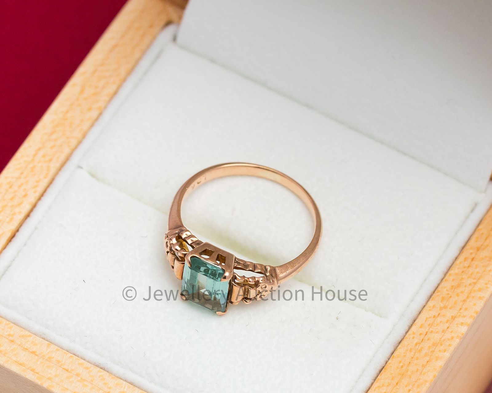 9CT ROSE GOLD SPINEL (CREATED) RING Jewellery Auction House