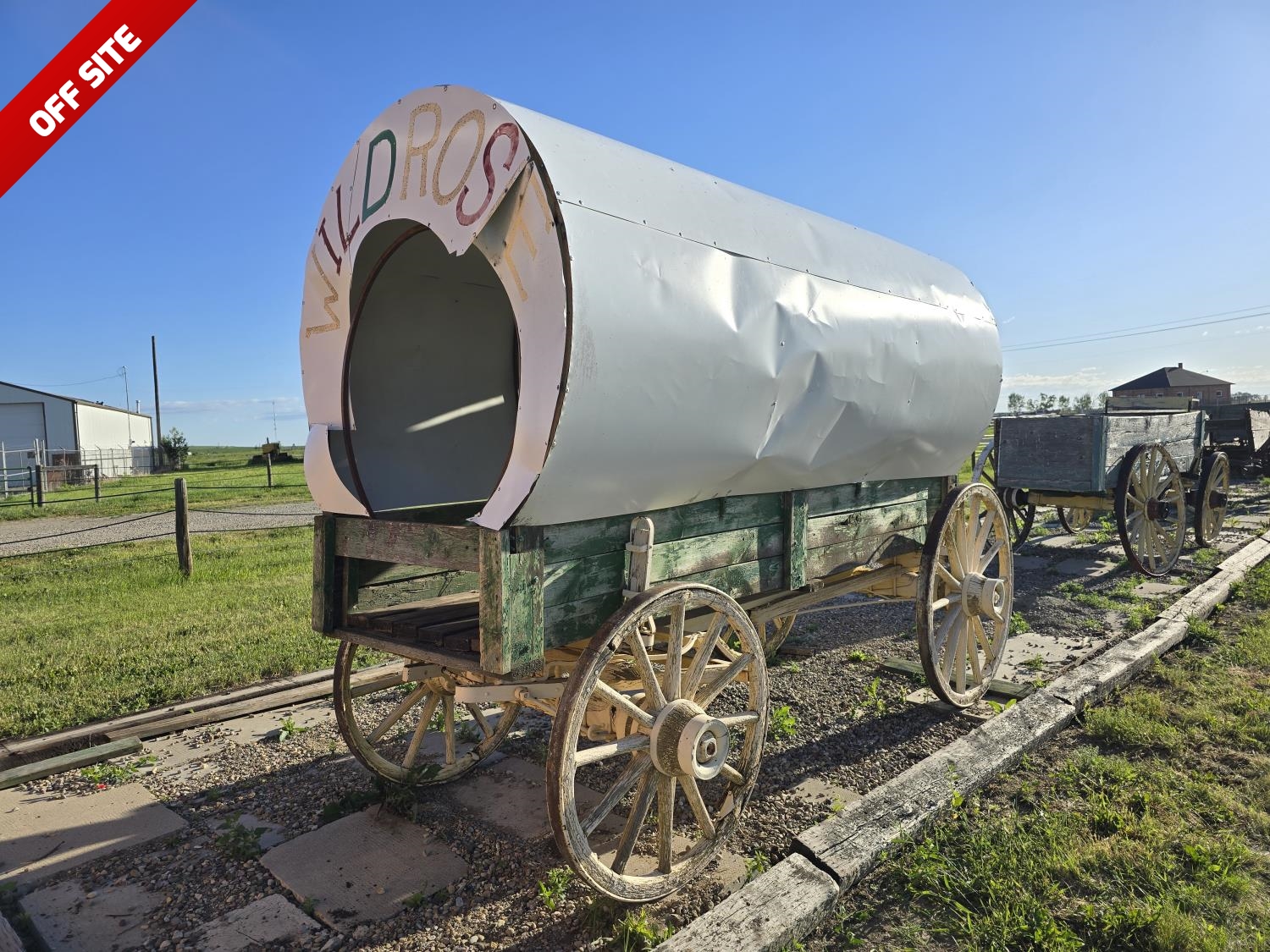 Covered Horse Drawn Wagon [24FI02003-160]