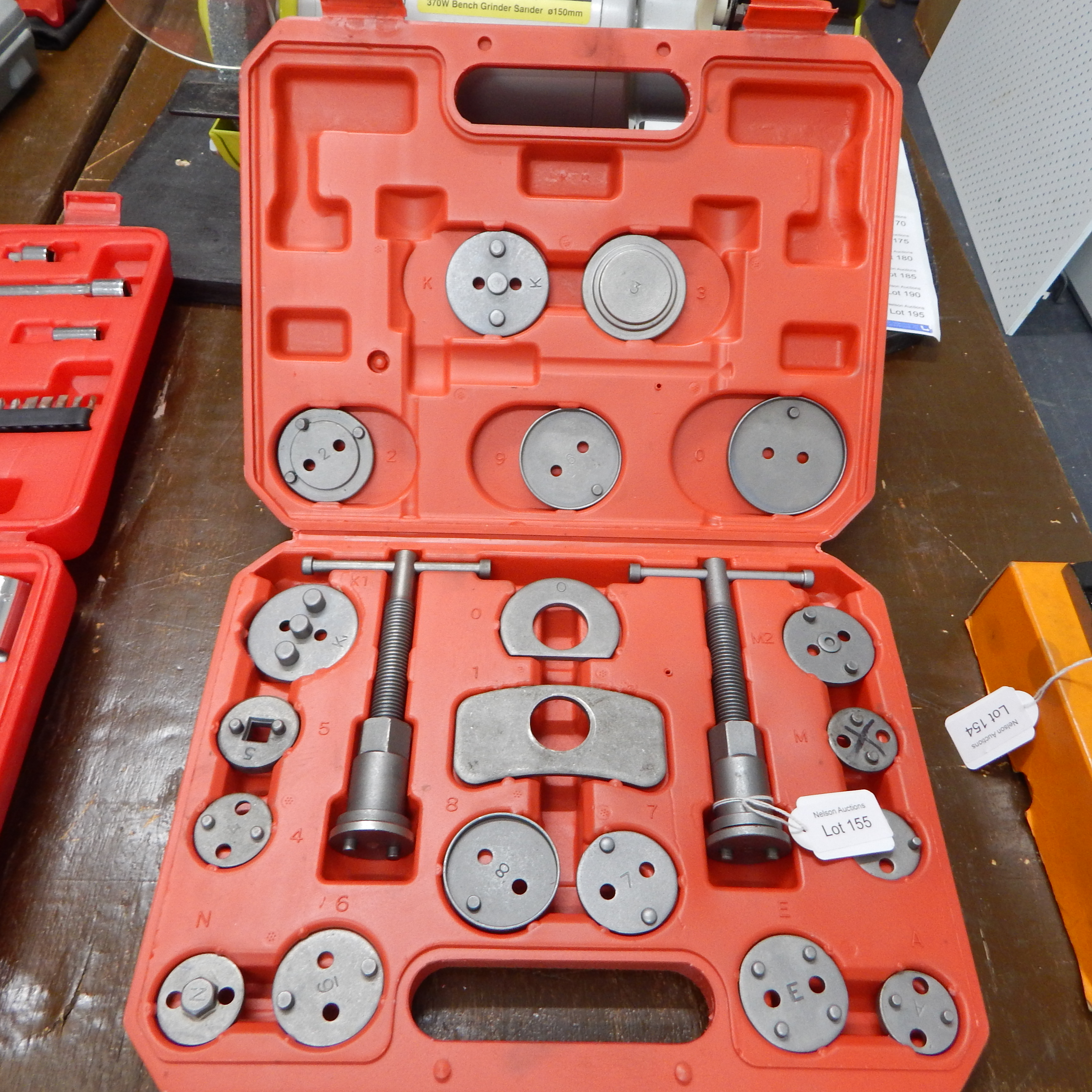 Daytona 21pc Brake Calliper Piston Compressor Tool Kit — sold at auction in New Zealand for $35