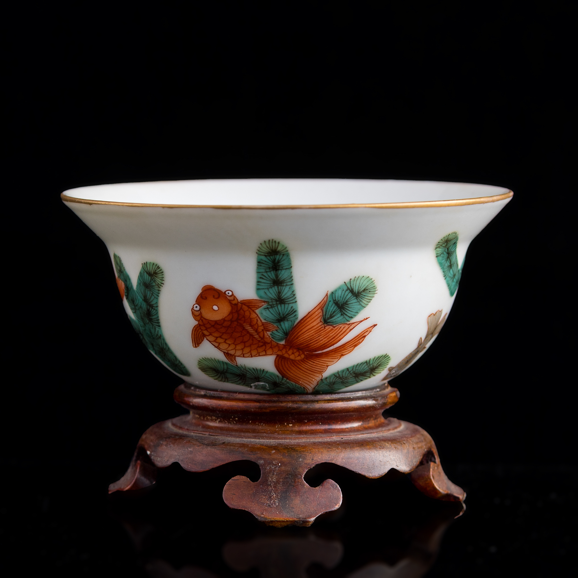 中国古美術品　大清嘉慶時代　同泰款 花卉蝶鳥中皿　本物保証　22cm China Antique 大清乾隆年製 大清嘉慶年製 中国古玩 十錦手 絵替