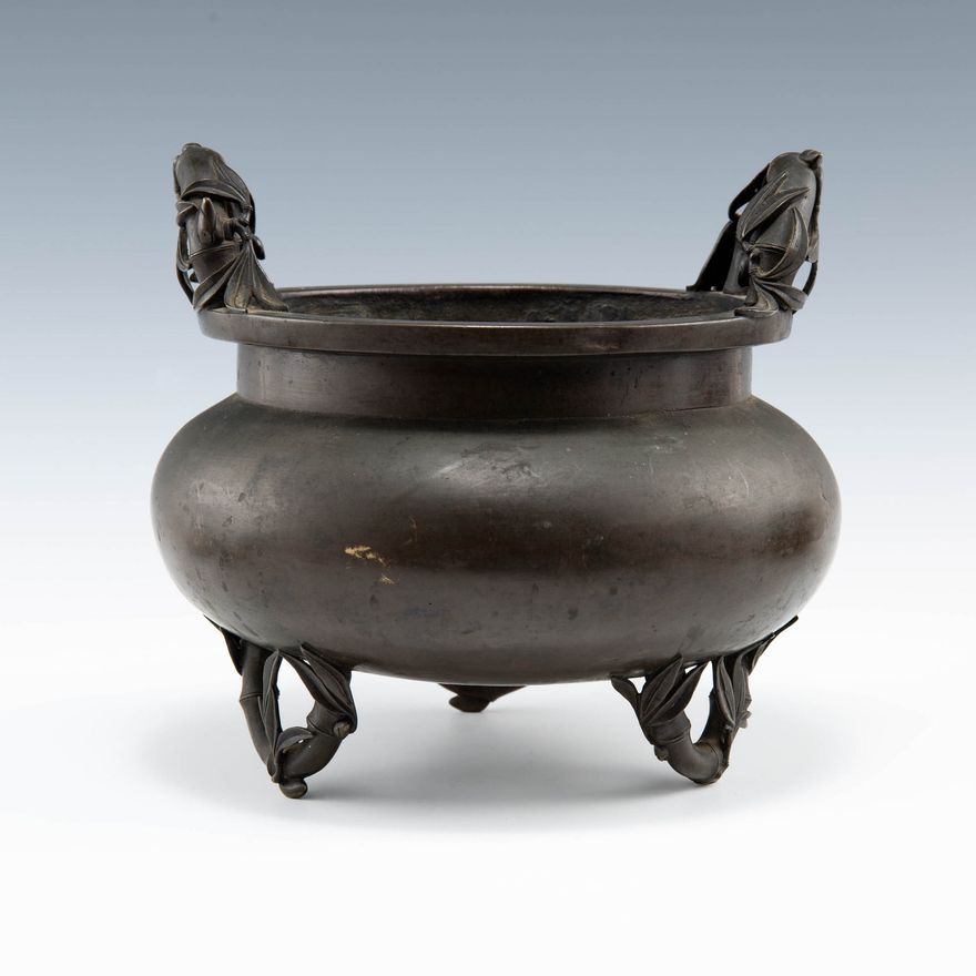 十九世紀   銅竹節形雙耳爐 A Chinese bronze censer with bamboo handles, 19th century