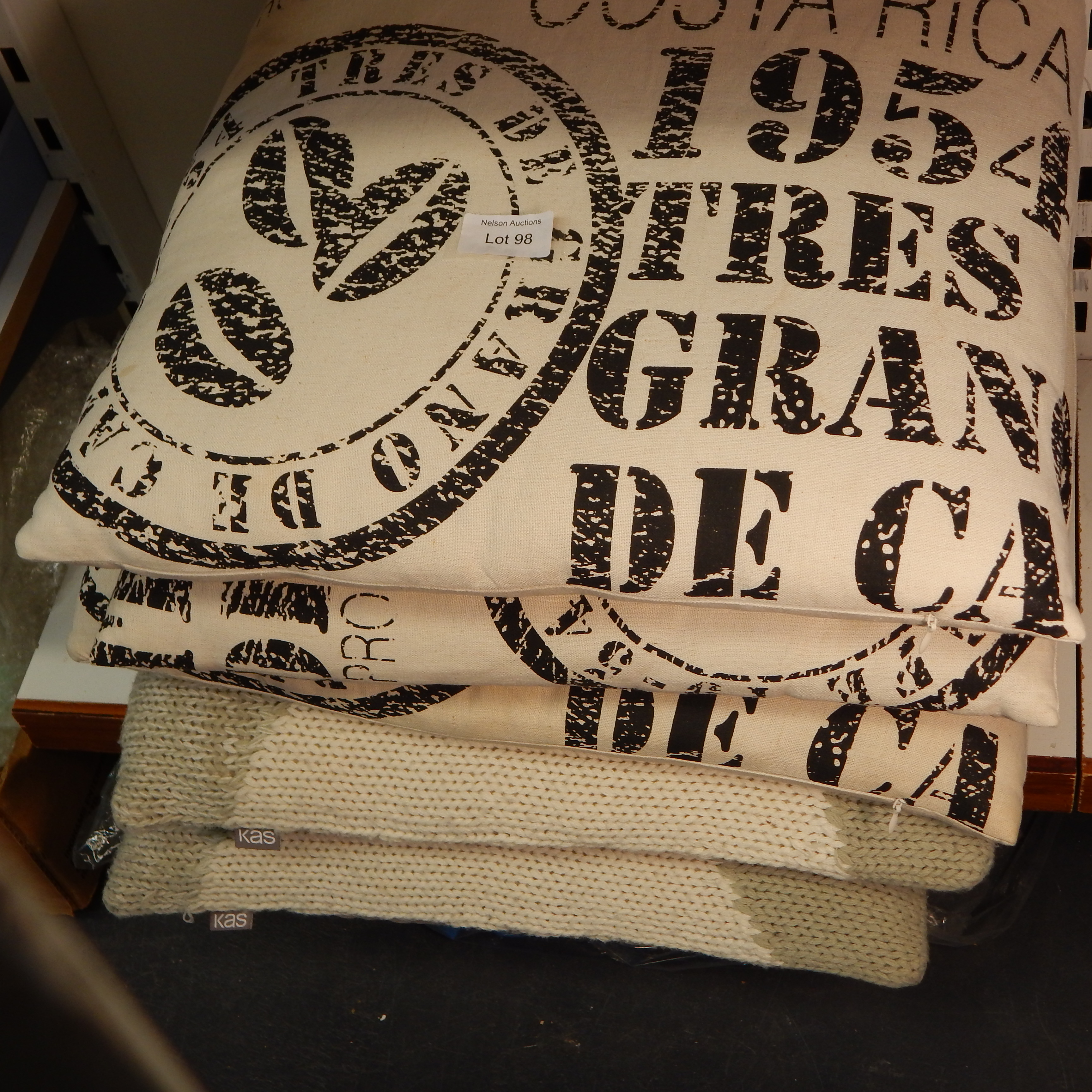 5 Cushions - 2 styles - 440 x 400mm + 460 x 420 mm — NZ auction result