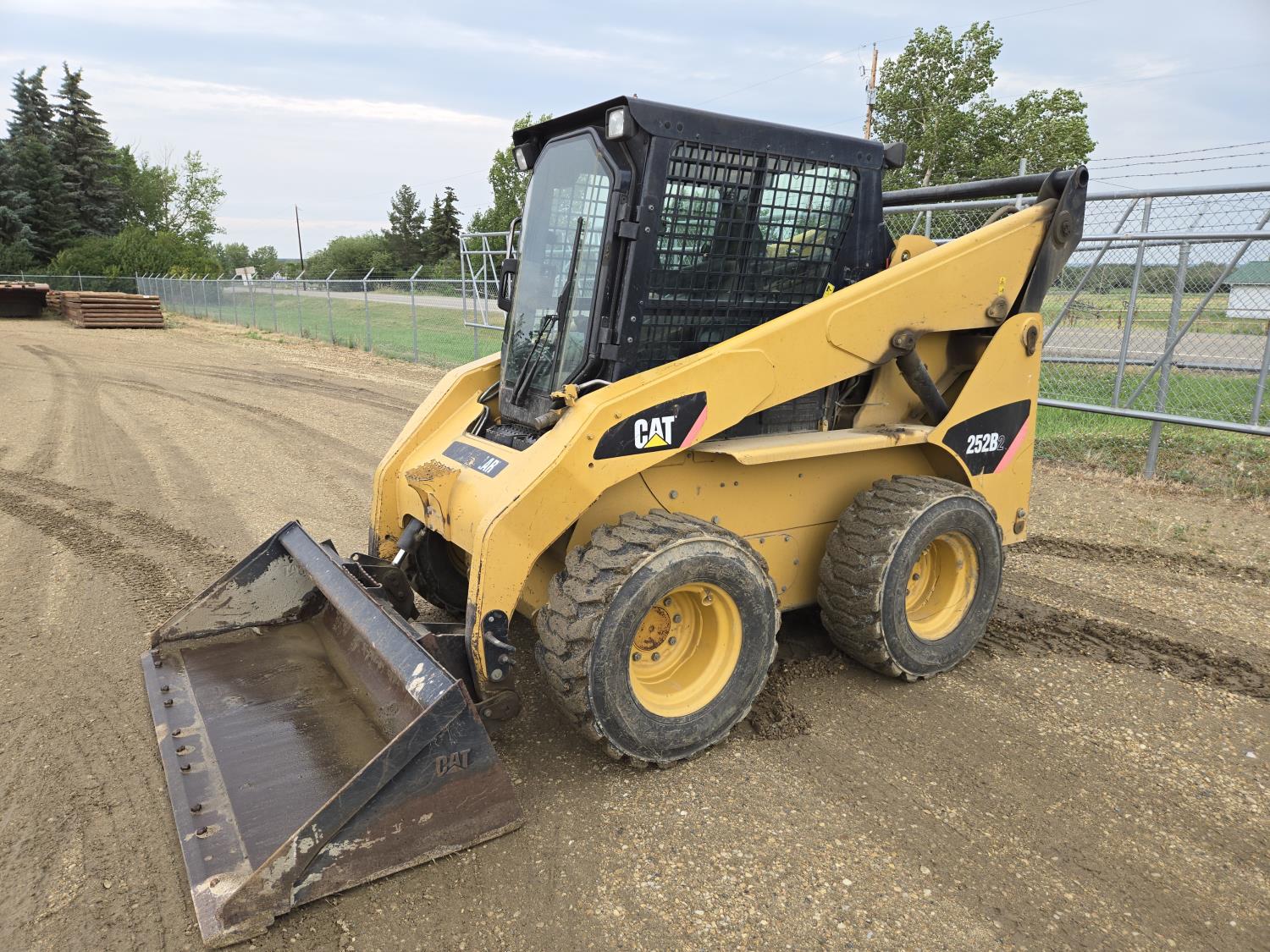 Caterpillar 252B Skid Steer [24HH05001-040] | Team Auctions