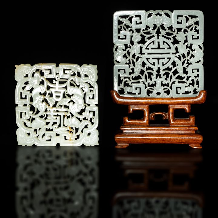 十八/十九世紀 玉鏤雕方佩兩塊 Two Chinese carved jade plaques, 18th/19th century