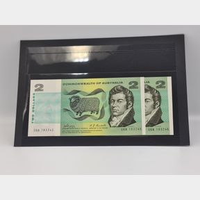 Australia - $2 Banknote - Consecutive Pair