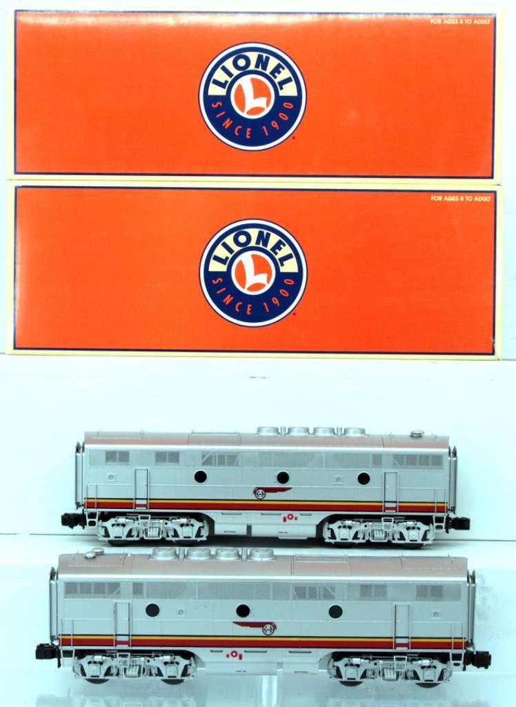 Lionel Modern O Gauge F3 B Powered Santa Fe Diesel Units 624533 and