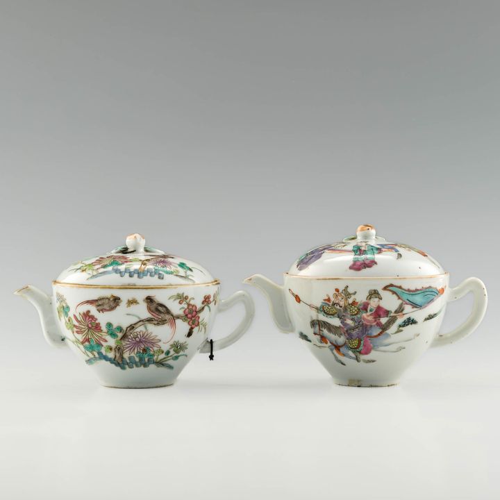 十九世紀 粉彩茶壺兩把 Two Chinese famille rose teapots, 19th century
