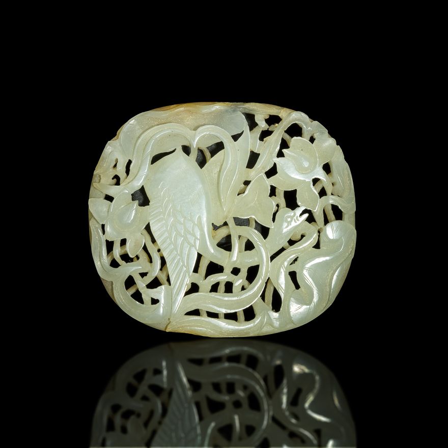 明代 白玉鏤雕春水圖瓦子（附老盒） A Chinese reticulated white jade 'spring water' oval plaque, Ming dynasty