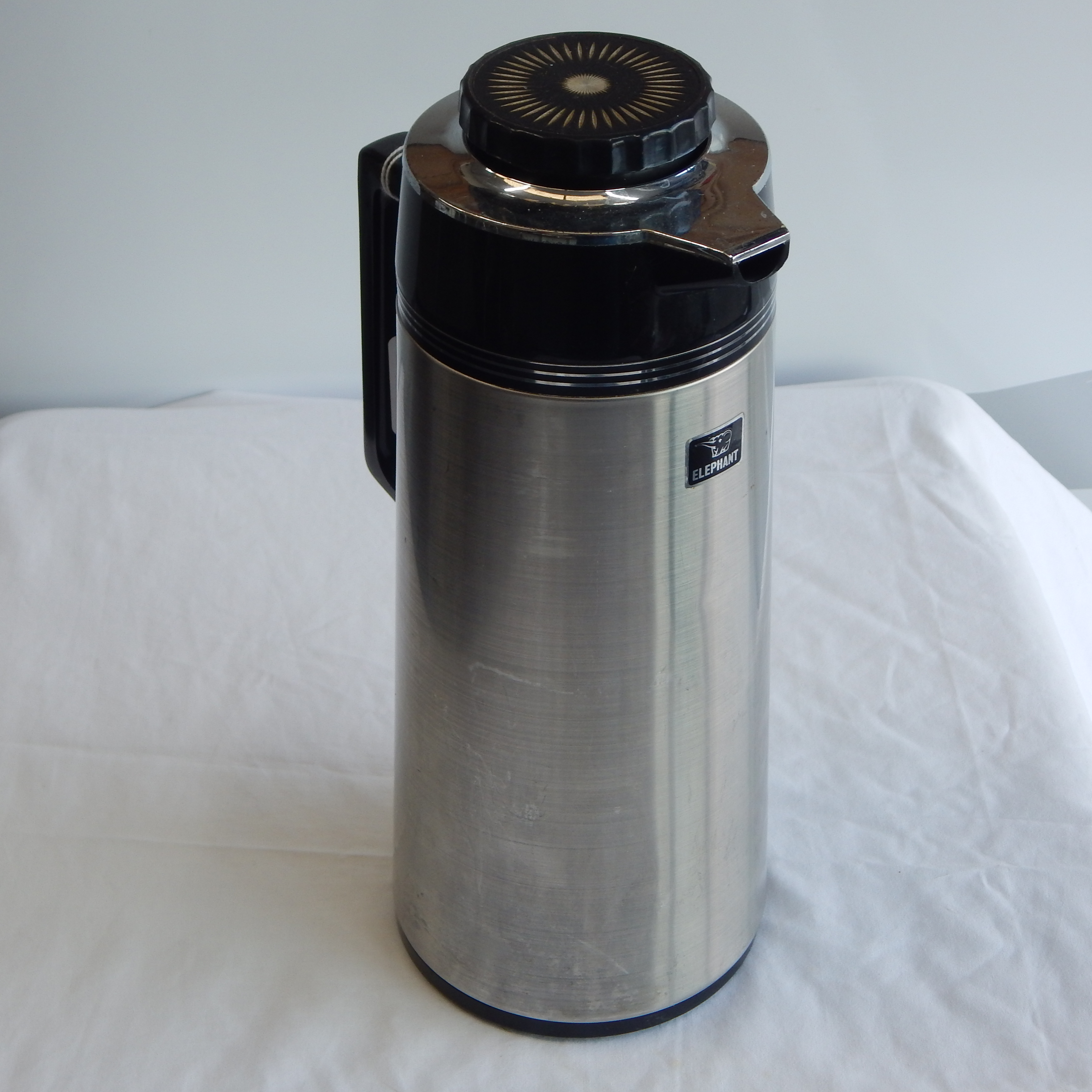 Vintage 1.6L Stainless Steel Elephant Carafe or Water Pot — sold at auction in New Zealand for $10