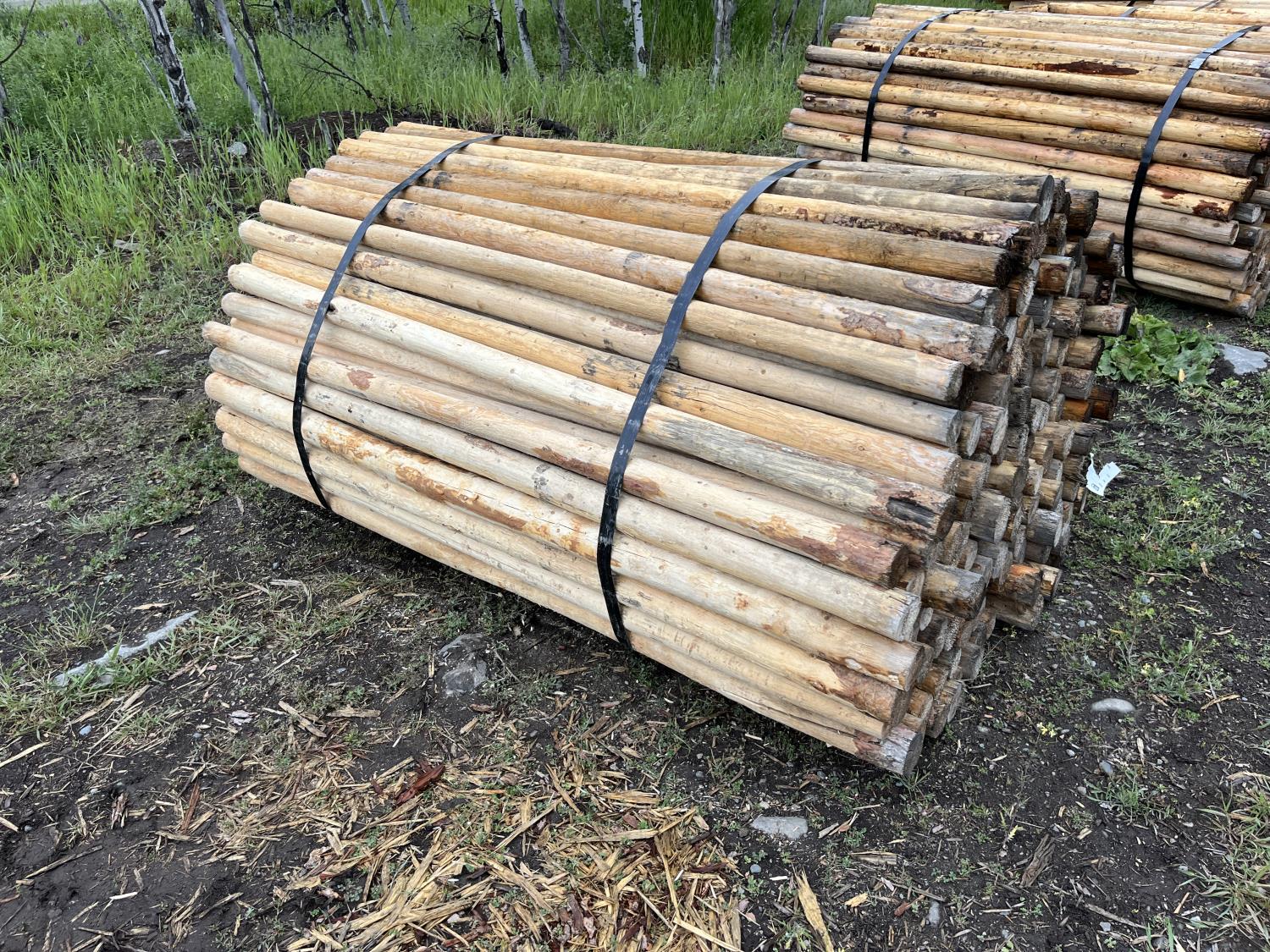 (180) 2-3 Inch X 6 Ft Fence Posts [24FN03010-022] | Team Auctions