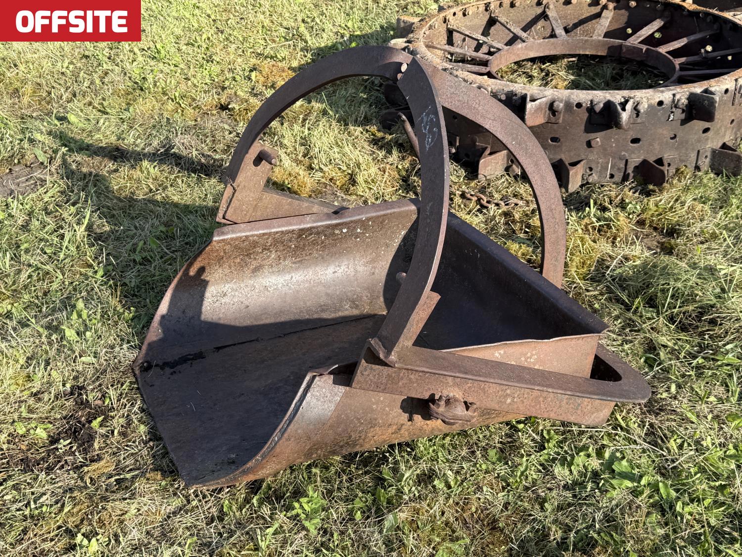 3 Point Hitch Bucket [25IB32006-023] | Team Auctions