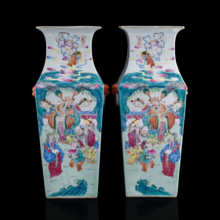 十九世紀 粉彩人物鋪首方瓶一對 A pair of Chinese famille rose 'figural' square vases, 19th century