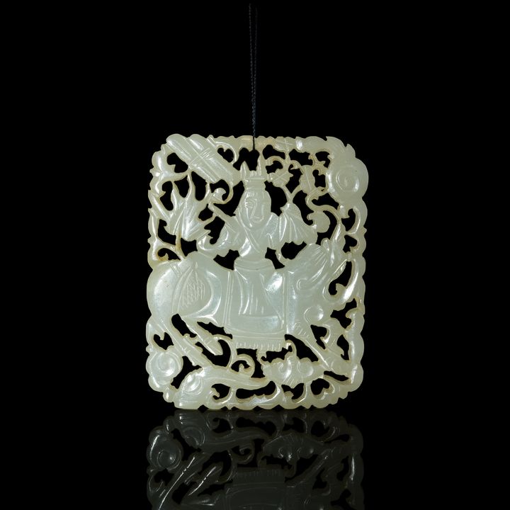 十九世紀 玉鏤雕麒麟送子佩 A Chinese carved jade 'qilin' and 'boy' plaque, 19th century