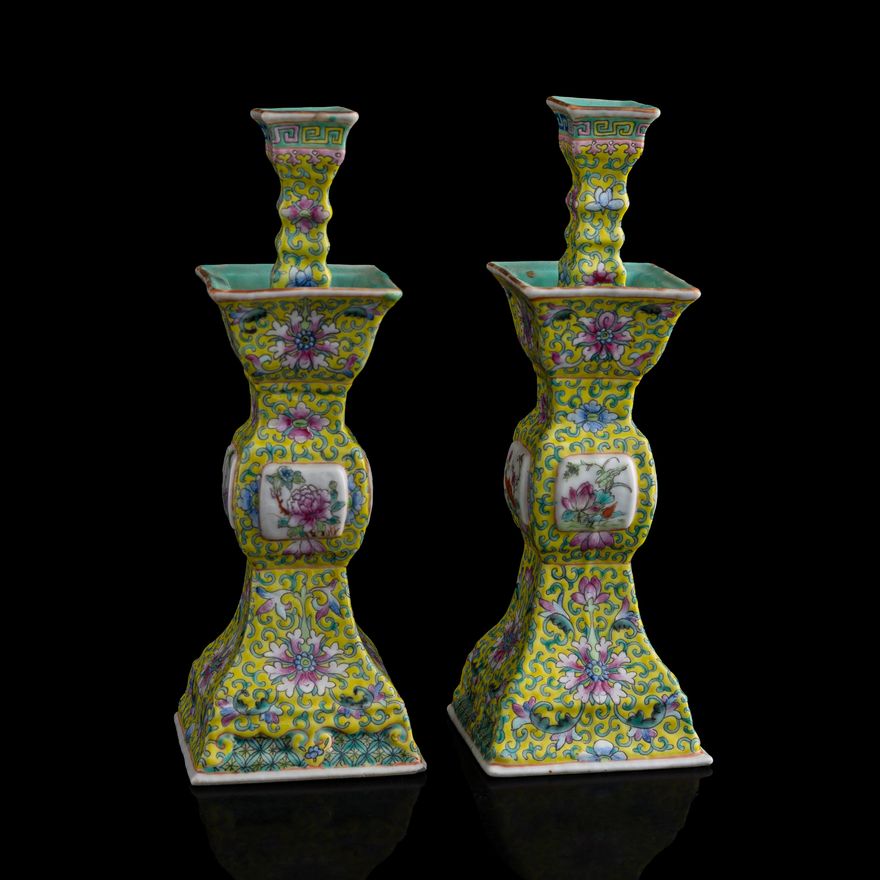 民國 黃地粉彩燭臺一對 A pair of Chinese yellow-ground famille rose candlesticks, Republic period