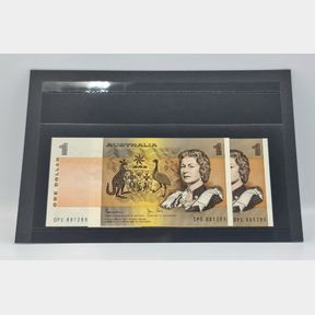 Australia - $1 Banknote - Last Prefix - Consecutive Pair