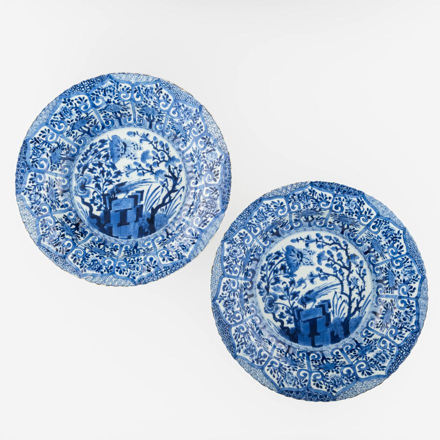 清康熙 青花錦雞牡丹大盤一對 A pair of large Chinese blue and white plates, Kangxi period, Qing dynasty