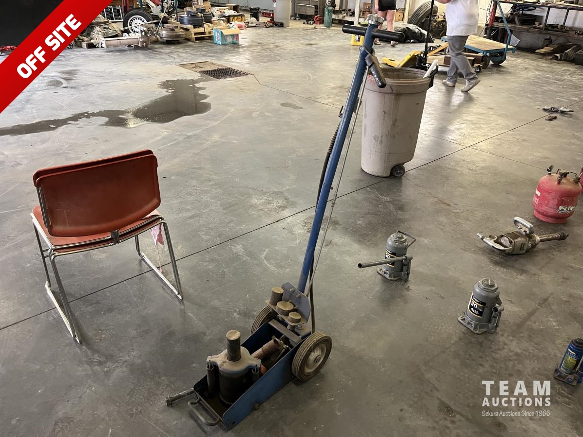 Pneumatic Floor Jack 23EK02153 078 Team Auctions